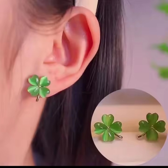 Earrings Four Leaf Clover Women's New f33 - Picture 1 of 2